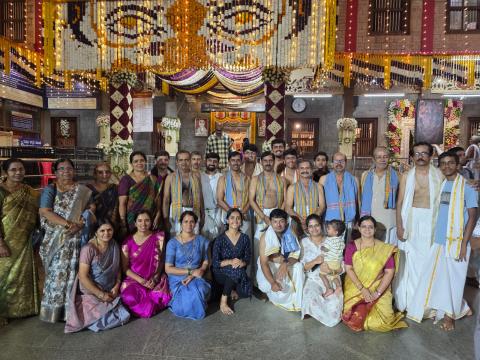 Day 7 · ಕಟೀಲಿನಲ್ಲಿ ಮಂಗಳಾದೇವಿ ವಲಯದವರ ಬಡಿಸುವ ಸೇವೆ