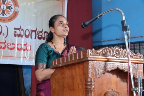 ಸಾಧನ ಅಶೋಕ್ ಅವರಿಂದ ಪ್ರಾರ್ಥನೆ