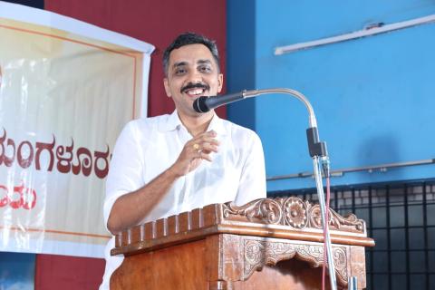 ಕಾರ್ಯಕ್ರಮ ನಿರೂಪಣೆ ಹಾಗೂ ರಸಪ್ರಶ್ನೆ ನಿರ್ವಹಣೆ